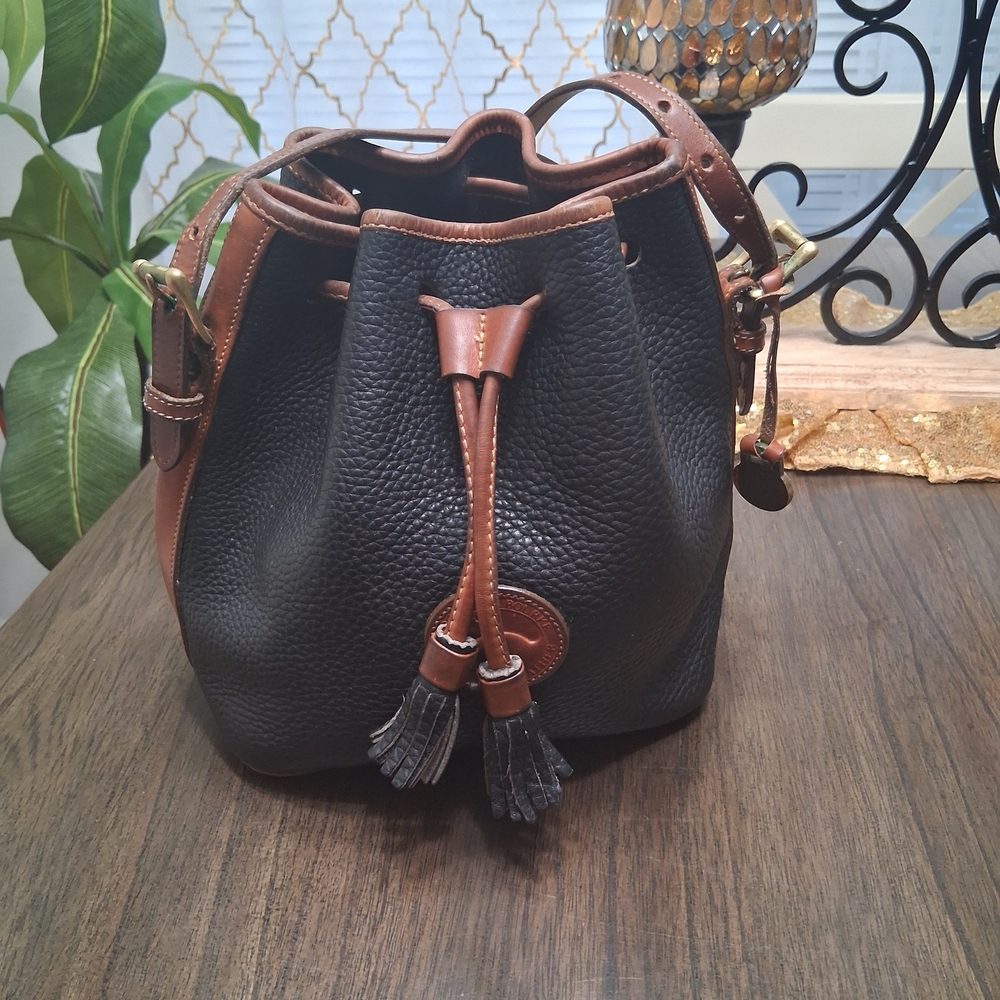 *VINTAGE* Dooney & Bourke Black and Brown Leather Hobo Bag